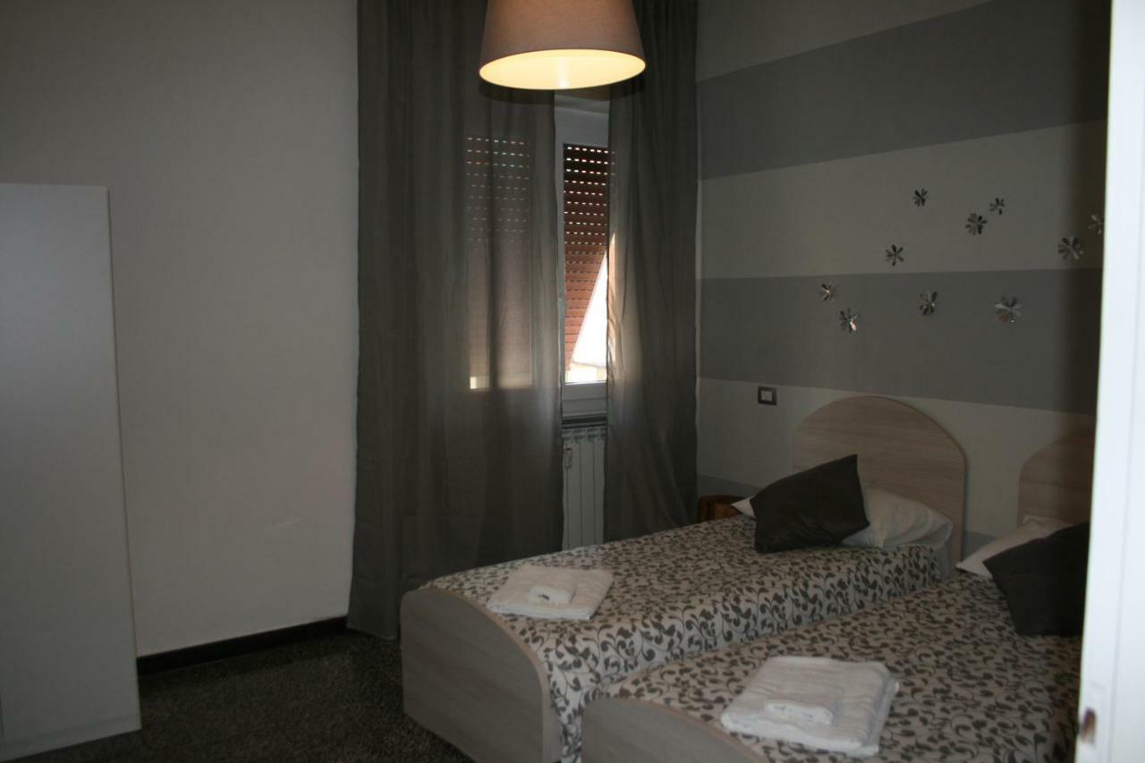 Ca Rossi City House Apartment ลาสเปเซีย ภายนอก รูปภาพ